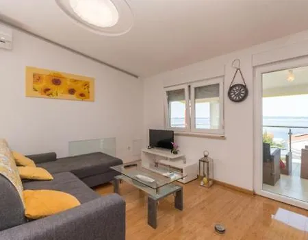 Lilly Zdrelac, Otok Pasman Apartment
